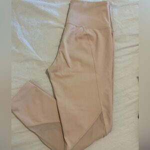 Athleta women’s size 6 light pink crop leggings with mesh